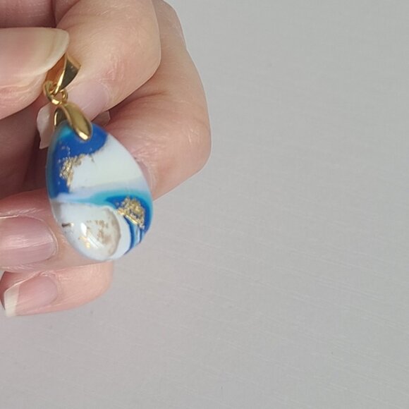 Beautiful Boho Coastal Blue White Gold Agate Gemstone Resin Chunky Pendant - Picture 6 of 7